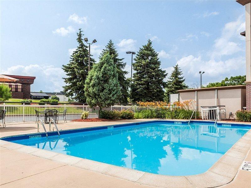 Quality Inn Milwaukee- Brookfield Kültér fotó