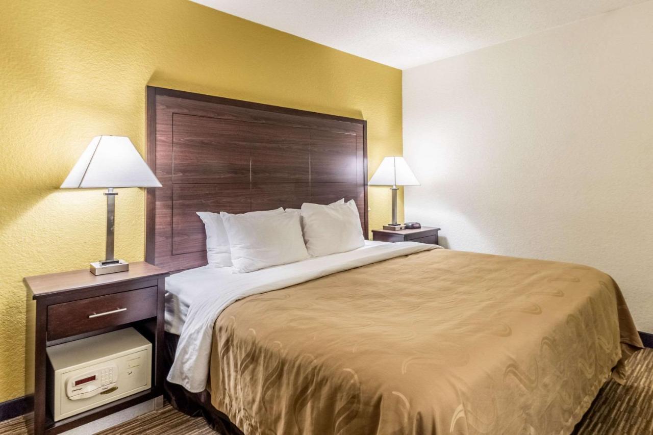 Quality Inn Milwaukee- Brookfield Kültér fotó