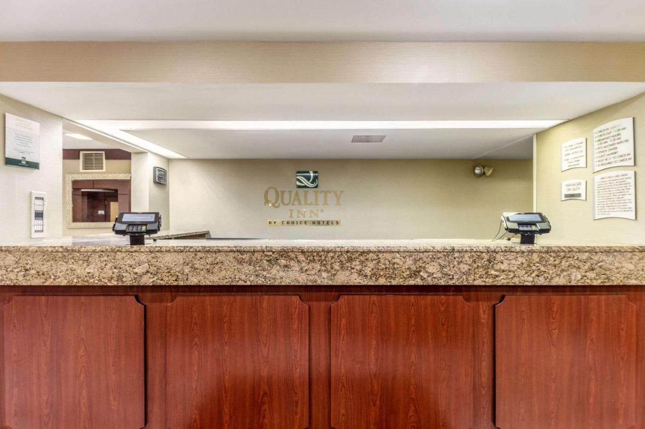 Quality Inn Milwaukee- Brookfield Kültér fotó