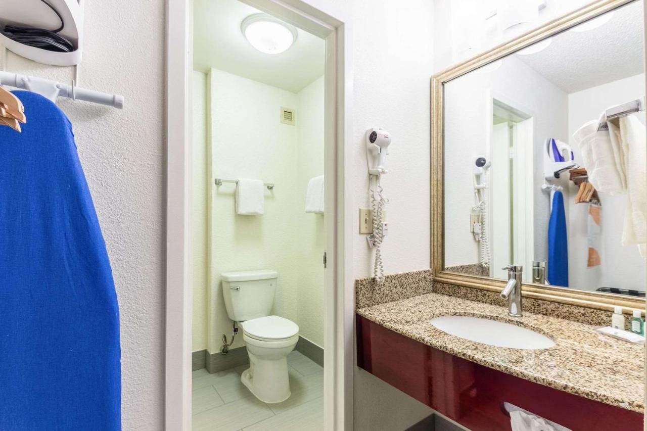 Quality Inn Milwaukee- Brookfield Kültér fotó