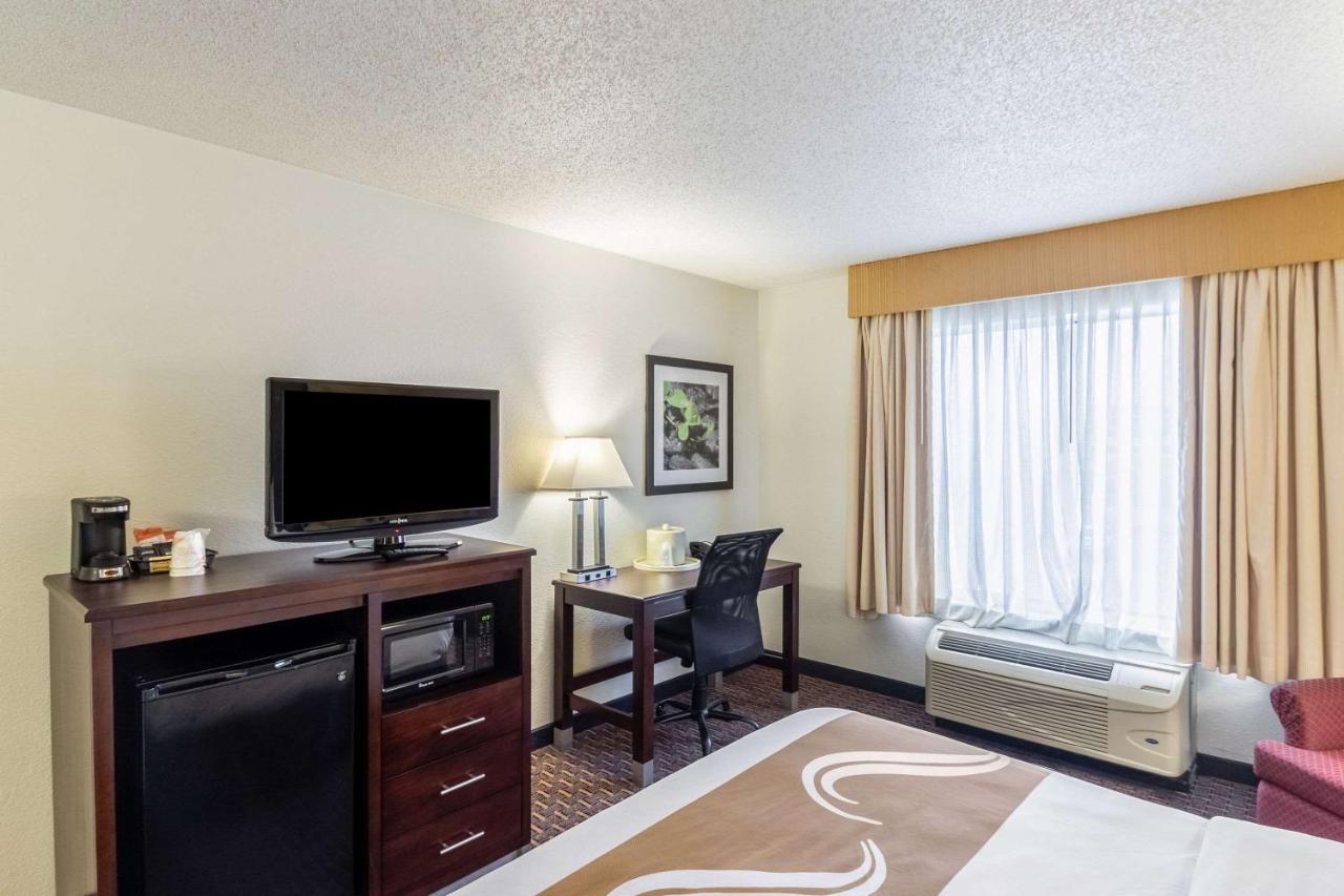 Quality Inn Milwaukee- Brookfield Kültér fotó