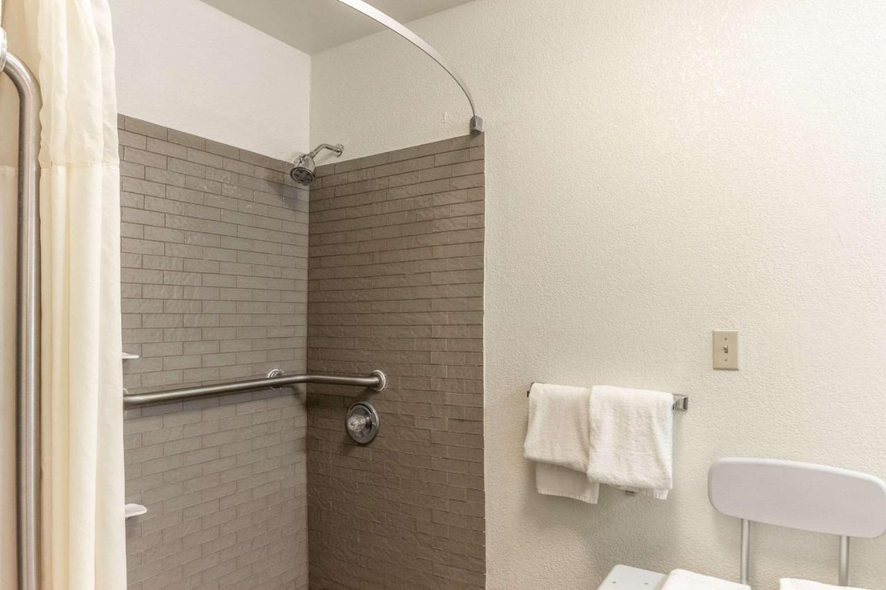 Quality Inn Milwaukee- Brookfield Kültér fotó